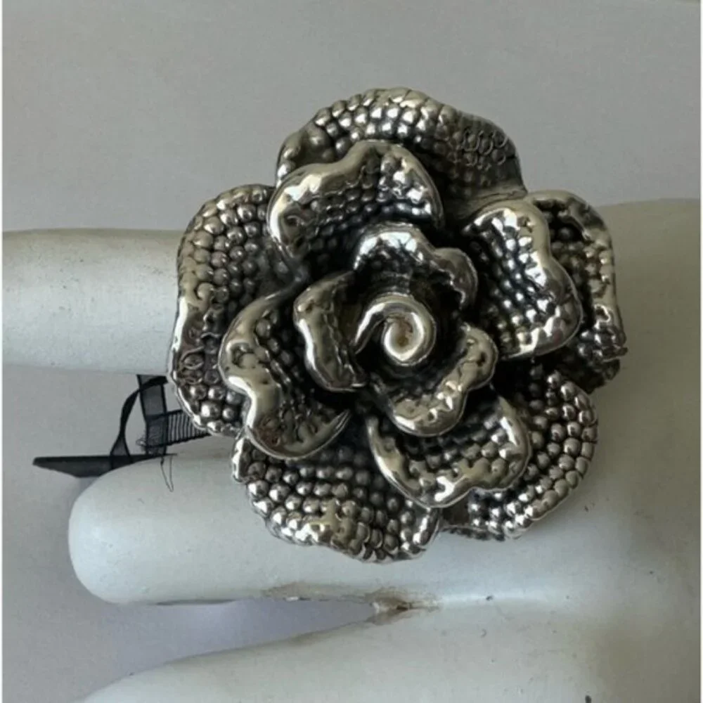 E&L stamped ring gift